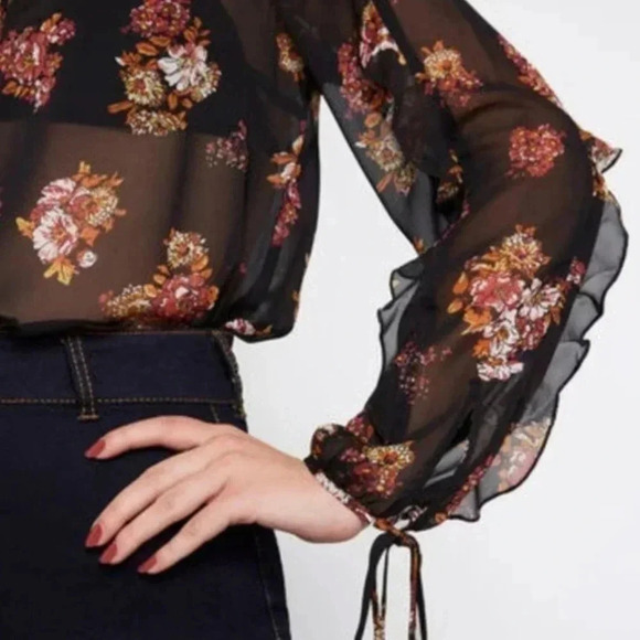 MODCLOTH Pleased to Meet You Sheer Floral Black Blouse Size L - Picture 7 of 9